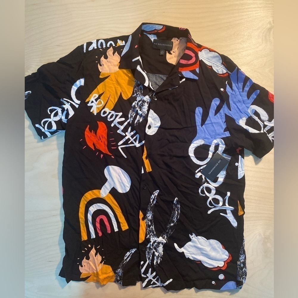 No Boundaries Rayon Resort Shirt Doodle Print Medium (38-40) (GP)